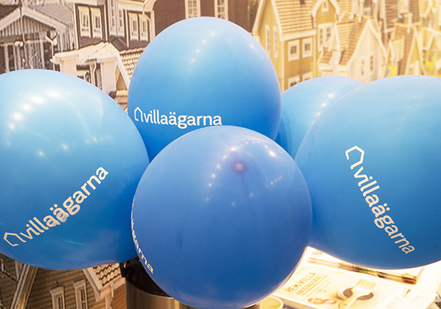 Blåa Villaägarna-ballonger