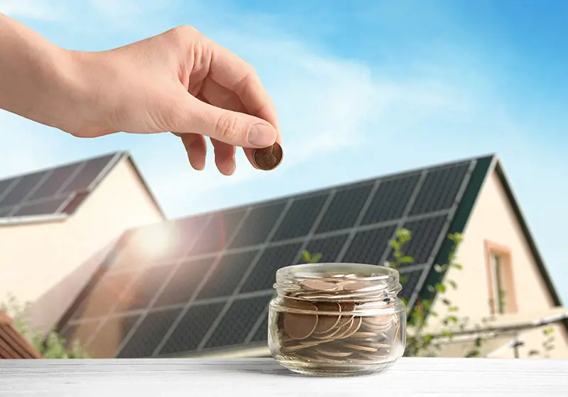 Solceller på tak och pengar