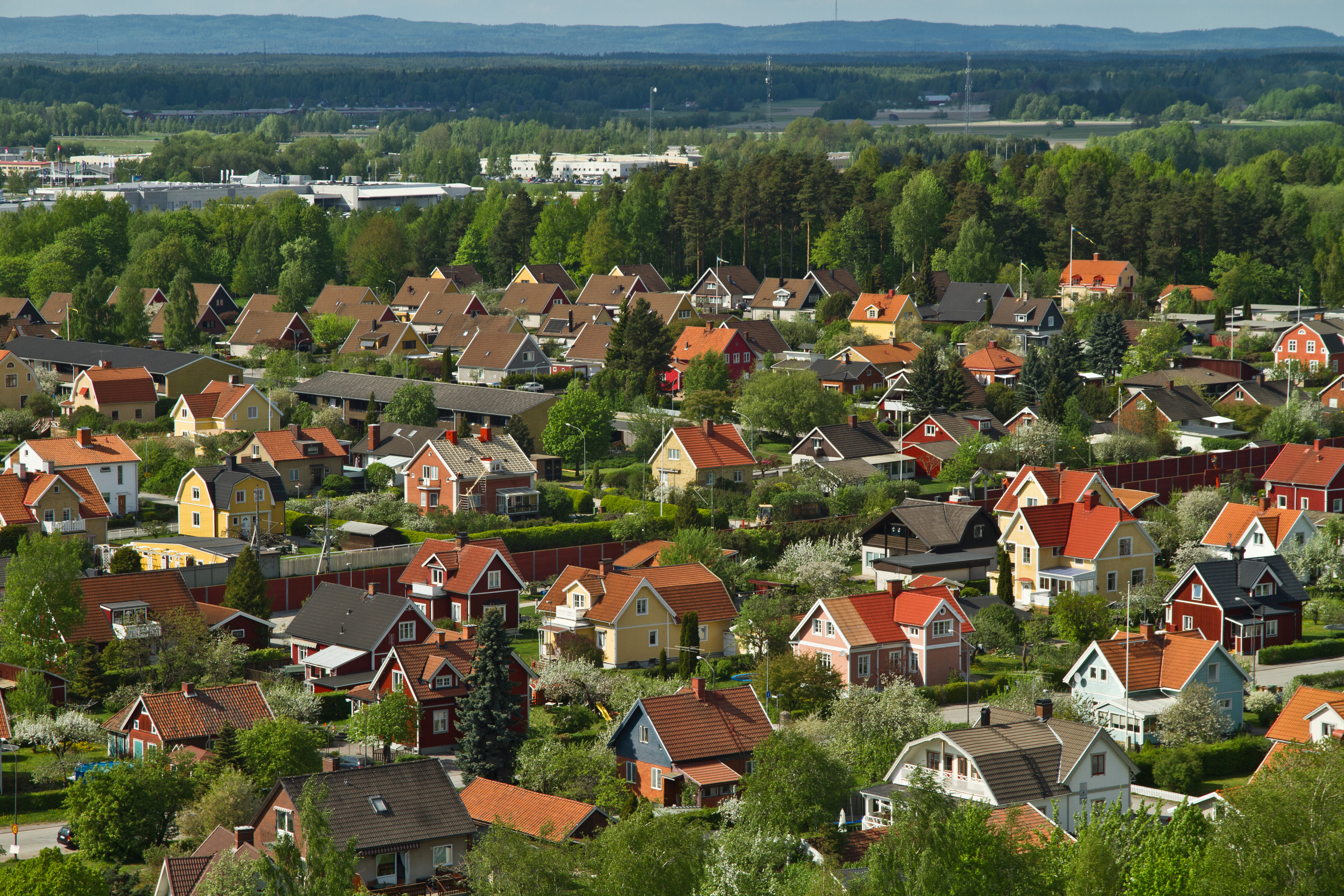 Taktoppar från villaområde i Örebro