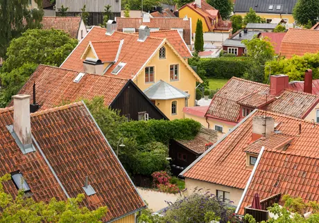 Gamla takplattor på villor ovanifrån