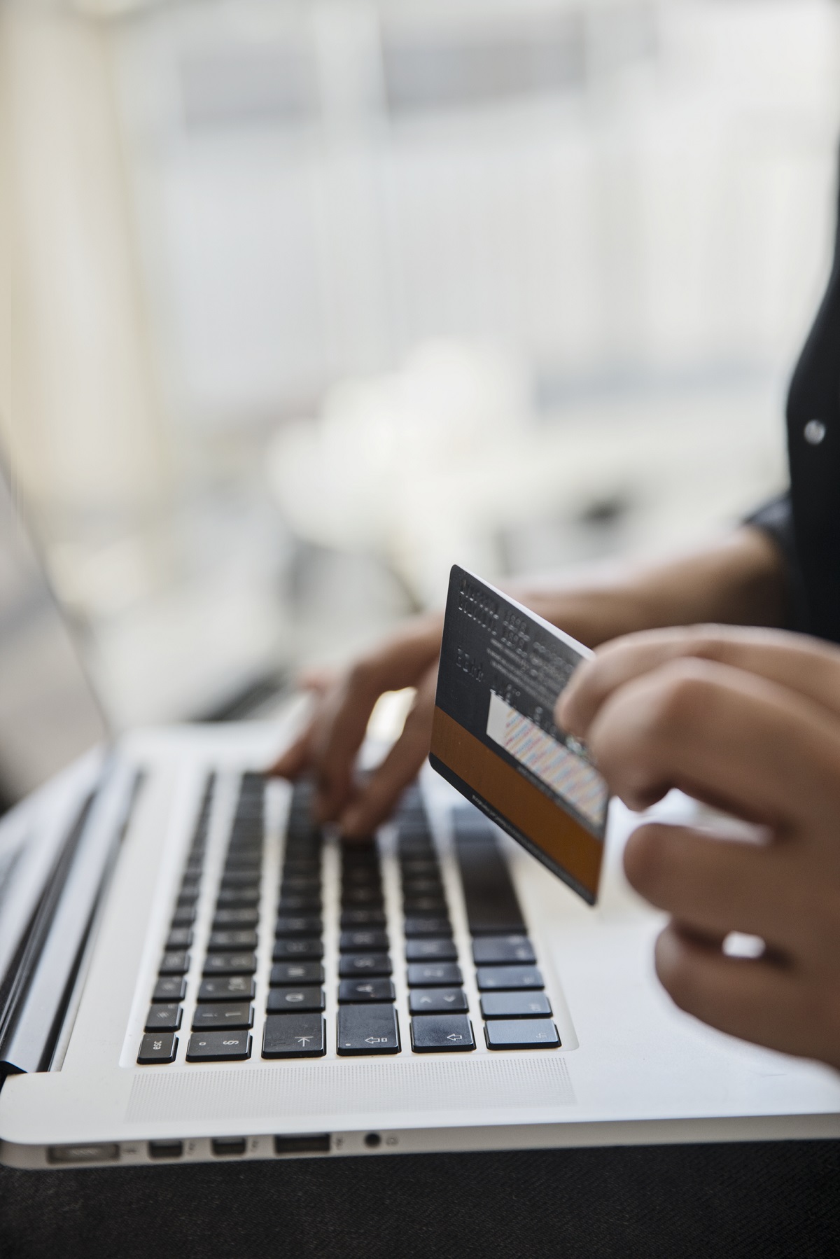 Betala med kreditkort vid dator