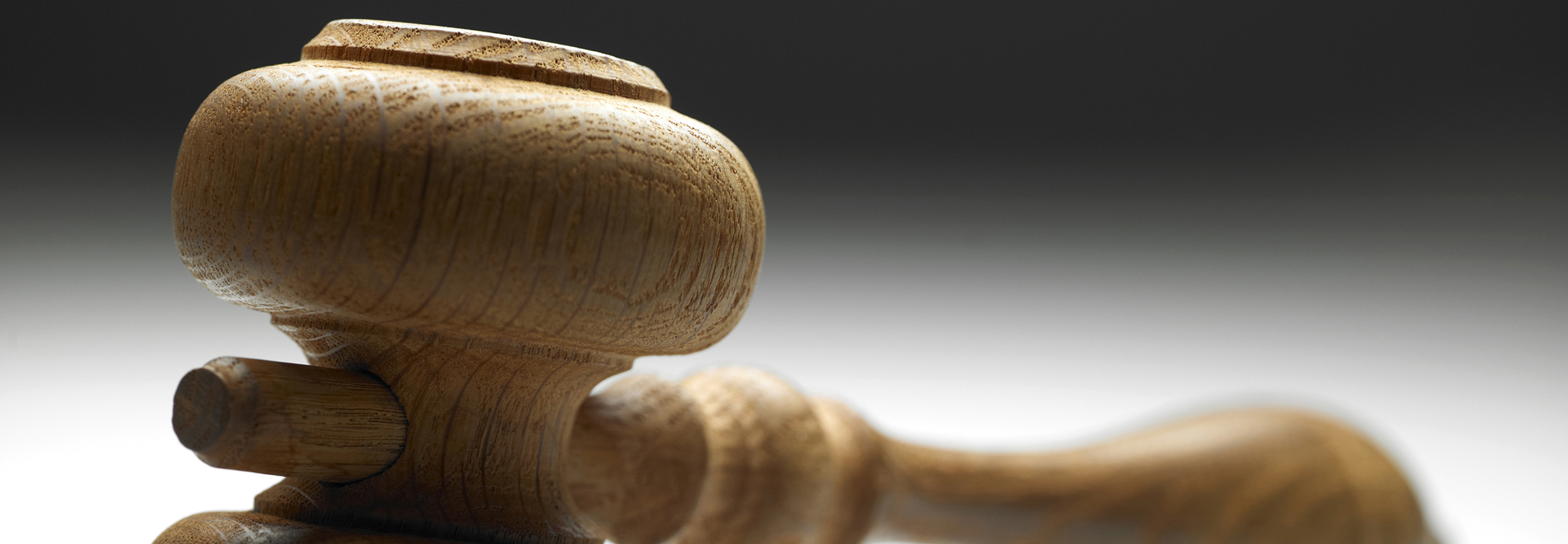 Brun träklubba för årsmöten