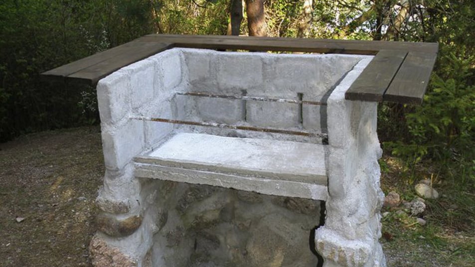 Trallvirke runt murad grill